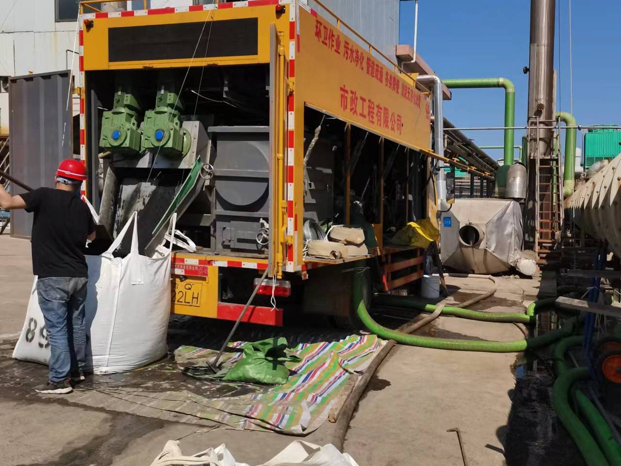 德化淤泥压干处理